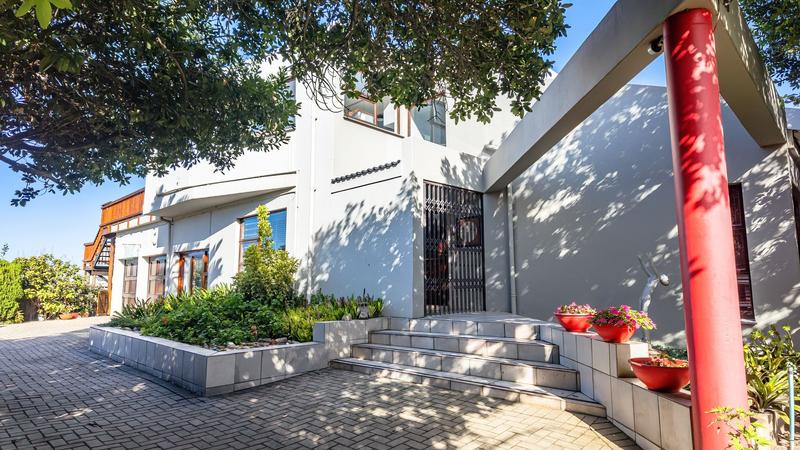 5 Bedroom Property for Sale in Hersham Western Cape